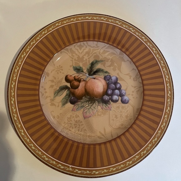 Fitz and Floyd Classic ChoicesTuscany Intaglia Salad/ Dessert Plates. Set of 4 - Picture 2 of 8